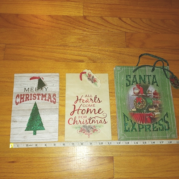 Kohl's Holiday 5 Bundle Of 3 Christmas Gift Bags Santa Express